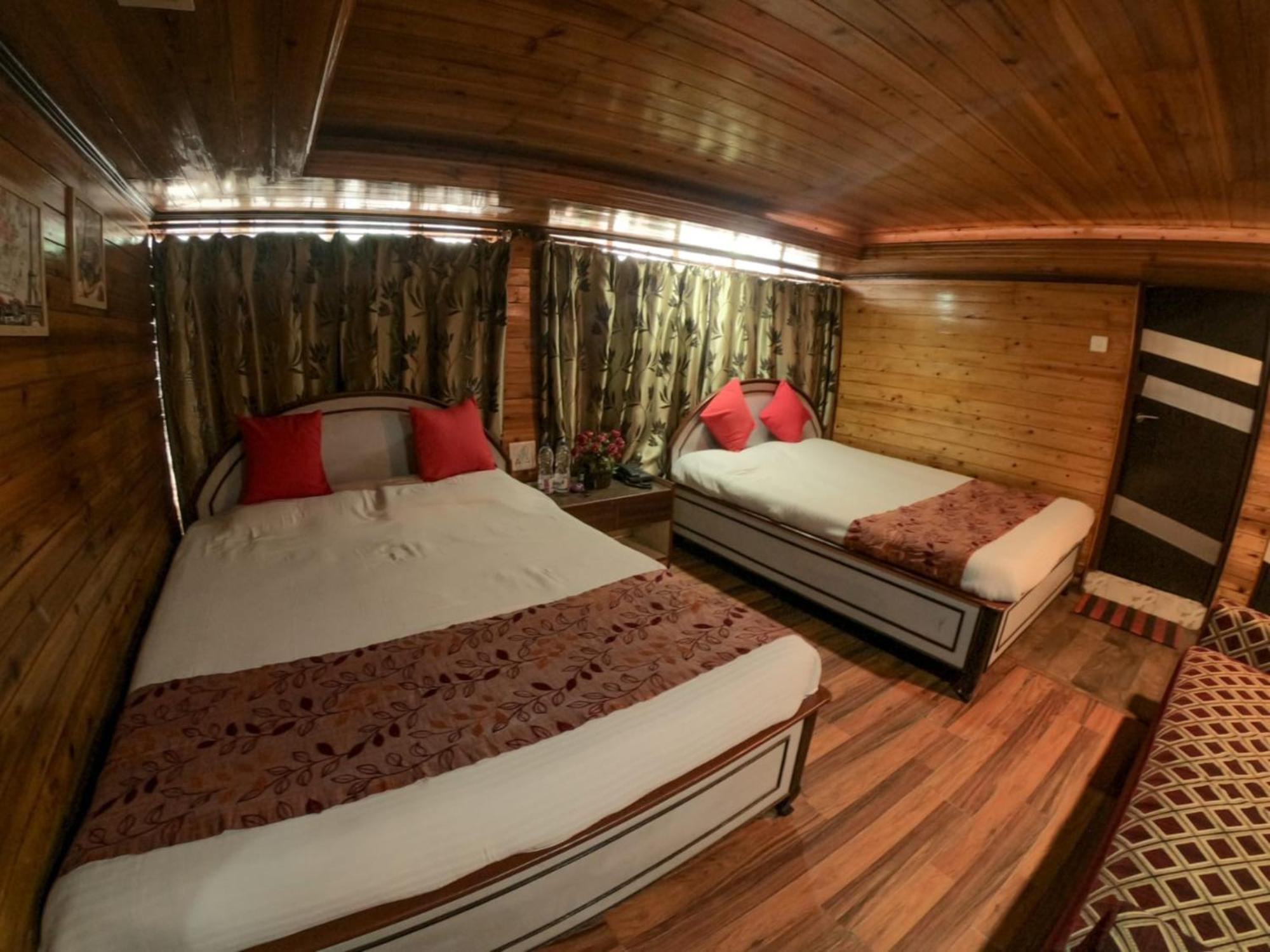 Grg Broadway Mall Road Darjeeling By Royal Collection Hotel Екстериор снимка
