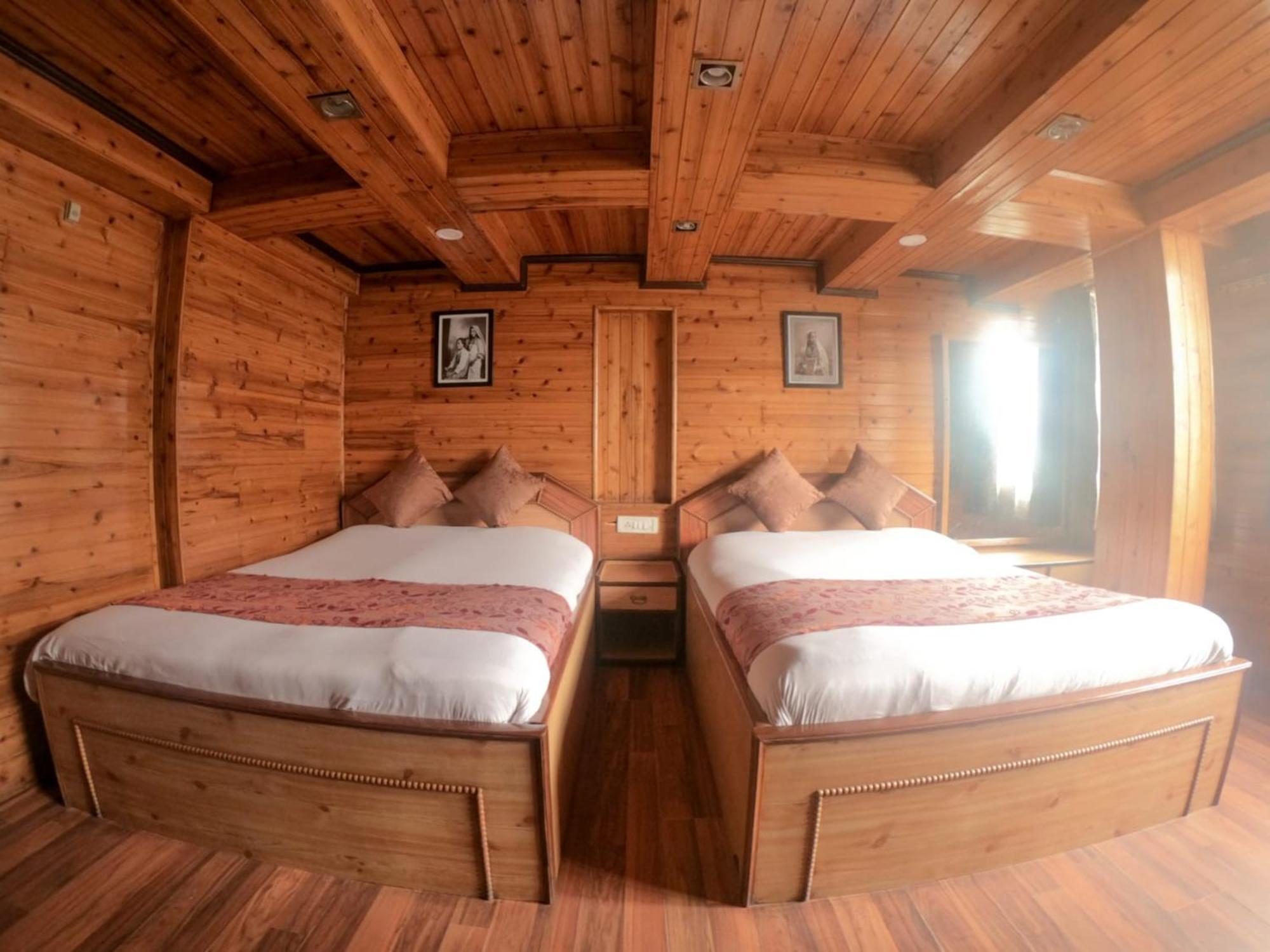 Grg Broadway Mall Road Darjeeling By Royal Collection Hotel Екстериор снимка